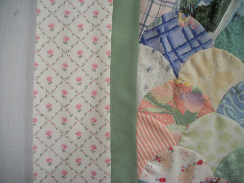 Clam shell border on top